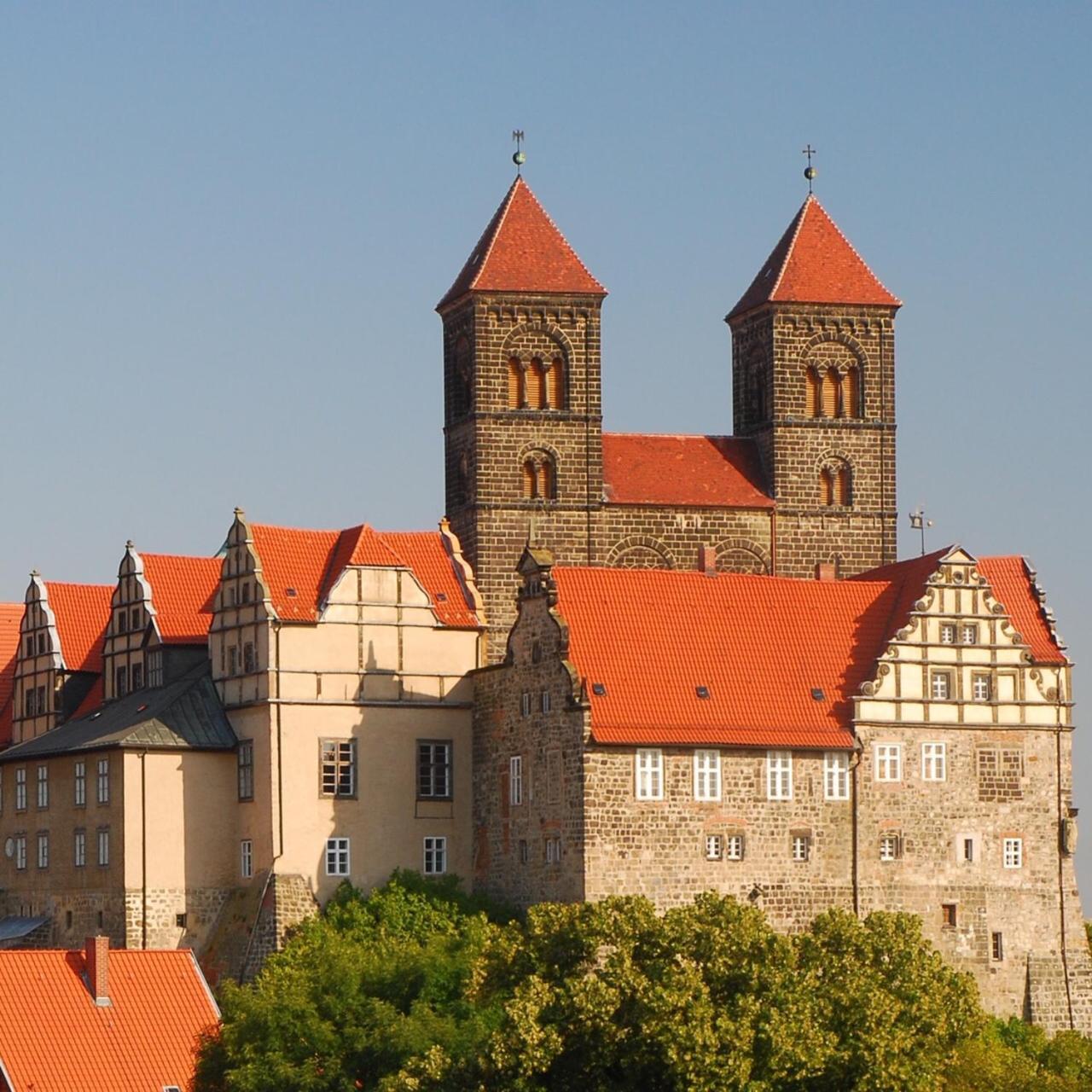 Hotel Domschatz Кведлінбург Екстер'єр фото